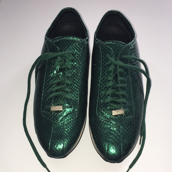 burberry pumps green